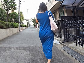 街中にいるマキシワンピを着た女の子9人 余りのエロさに半勃起のまま尾行して、人気の少ない場所で襲って中出ししてやりました サンプル動画サムネイル